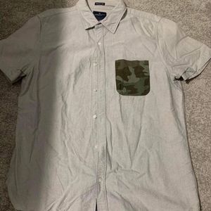 American Eagle Button shirt